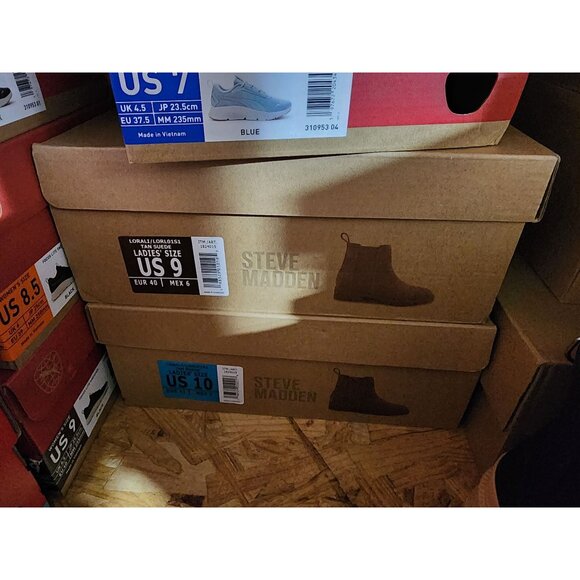 Steve Madden Women's Tan Suede Chelsea Bootie - Picture 6 of 6